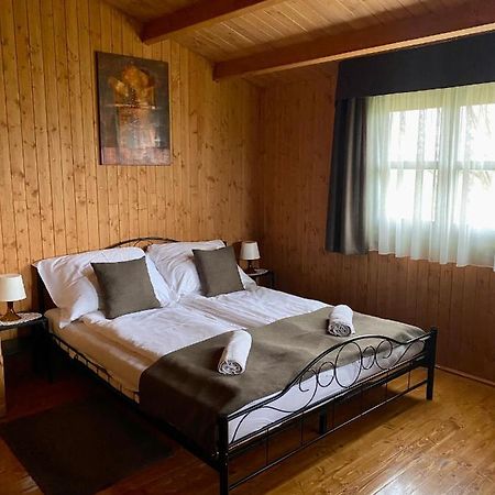 Eszter-Haz Hotel Kisapati ภายนอก รูปภาพ