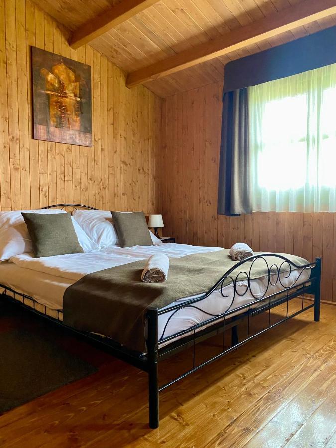 Eszter-Haz Hotel Kisapati ภายนอก รูปภาพ